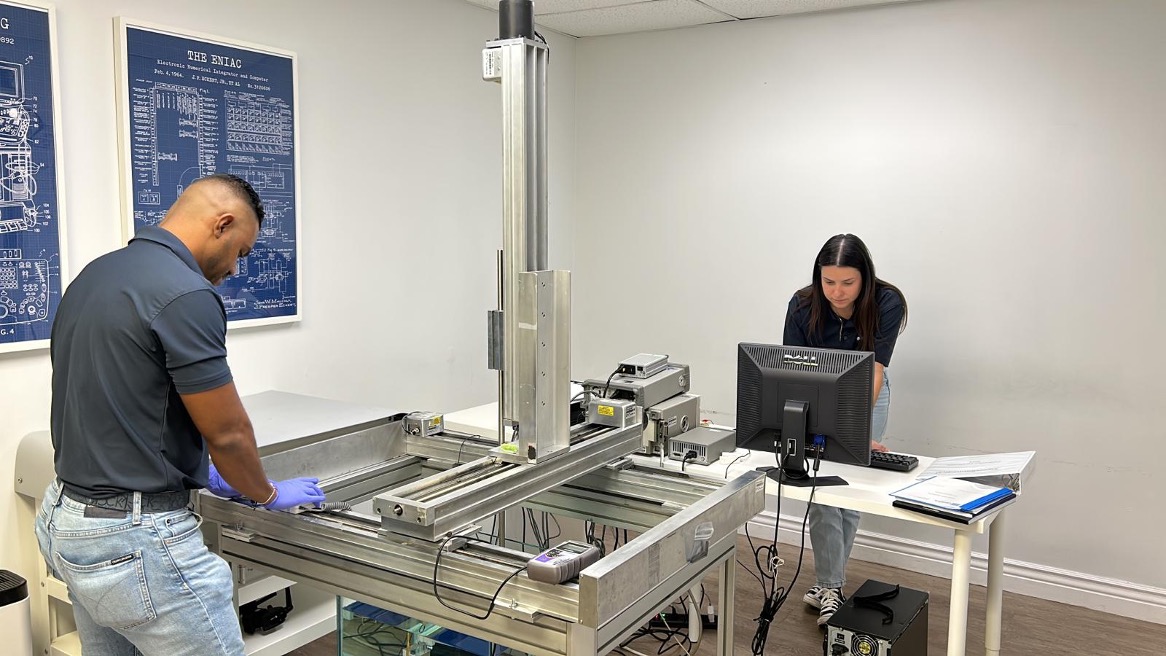 Students collaborating in laboratory